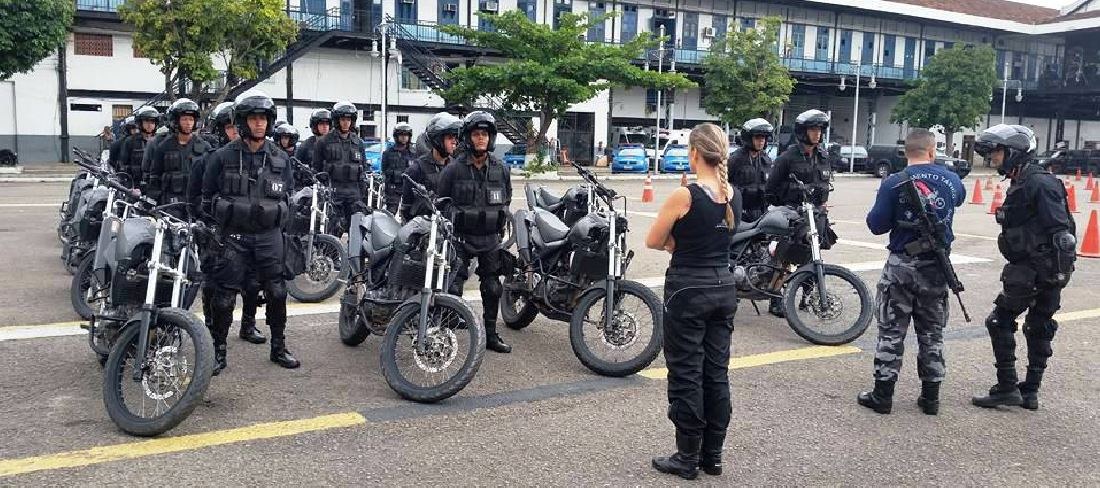 Márcia Reis a formar um pelotão de motociclistas da polícia